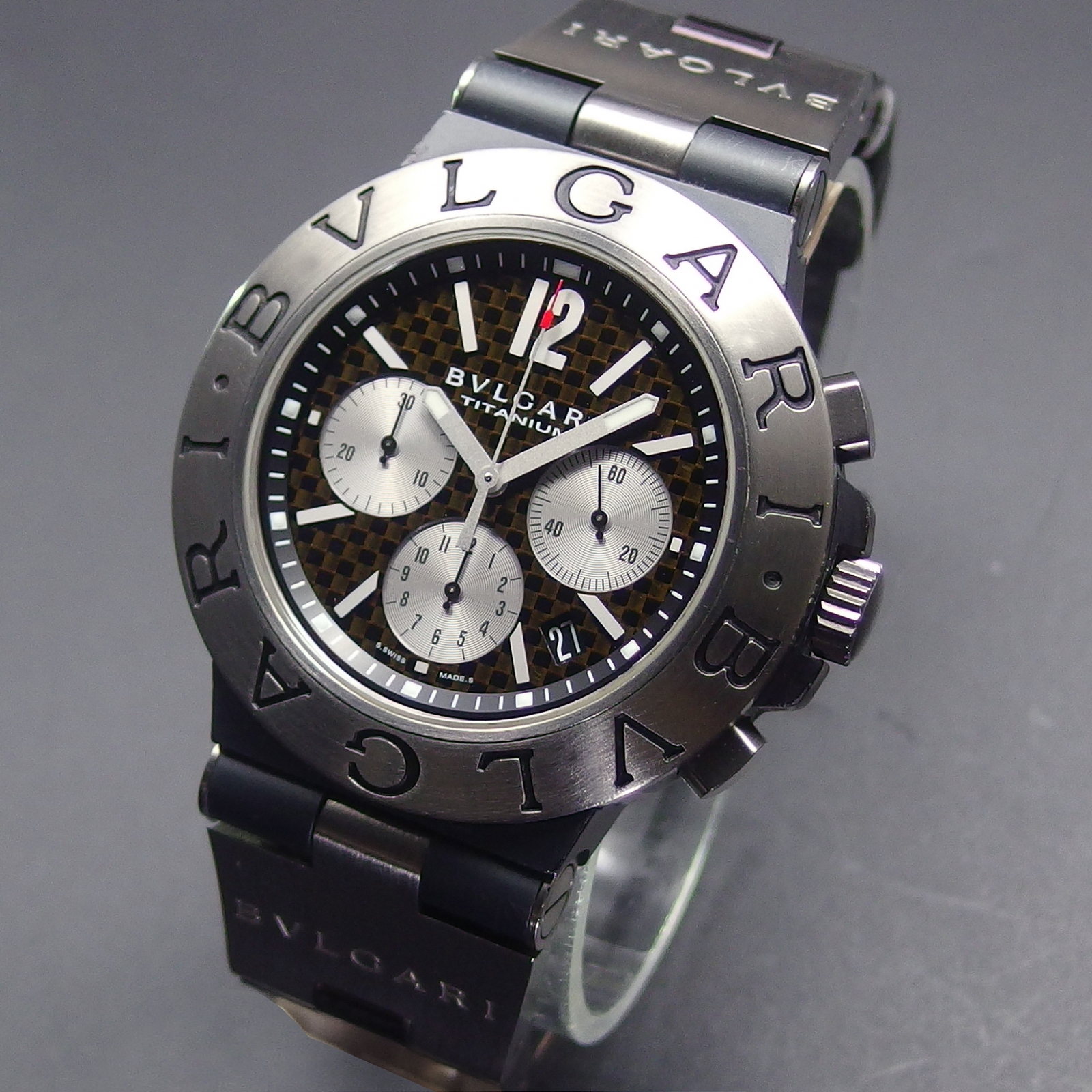 BVLGARI ブルガリ  ディアゴノ チタニウム 腕時計 TI44TACH チタン ラバー  シルバー 黒文字盤 ホワイト クロノグラフ デイト 自動巻き 【本物保証】