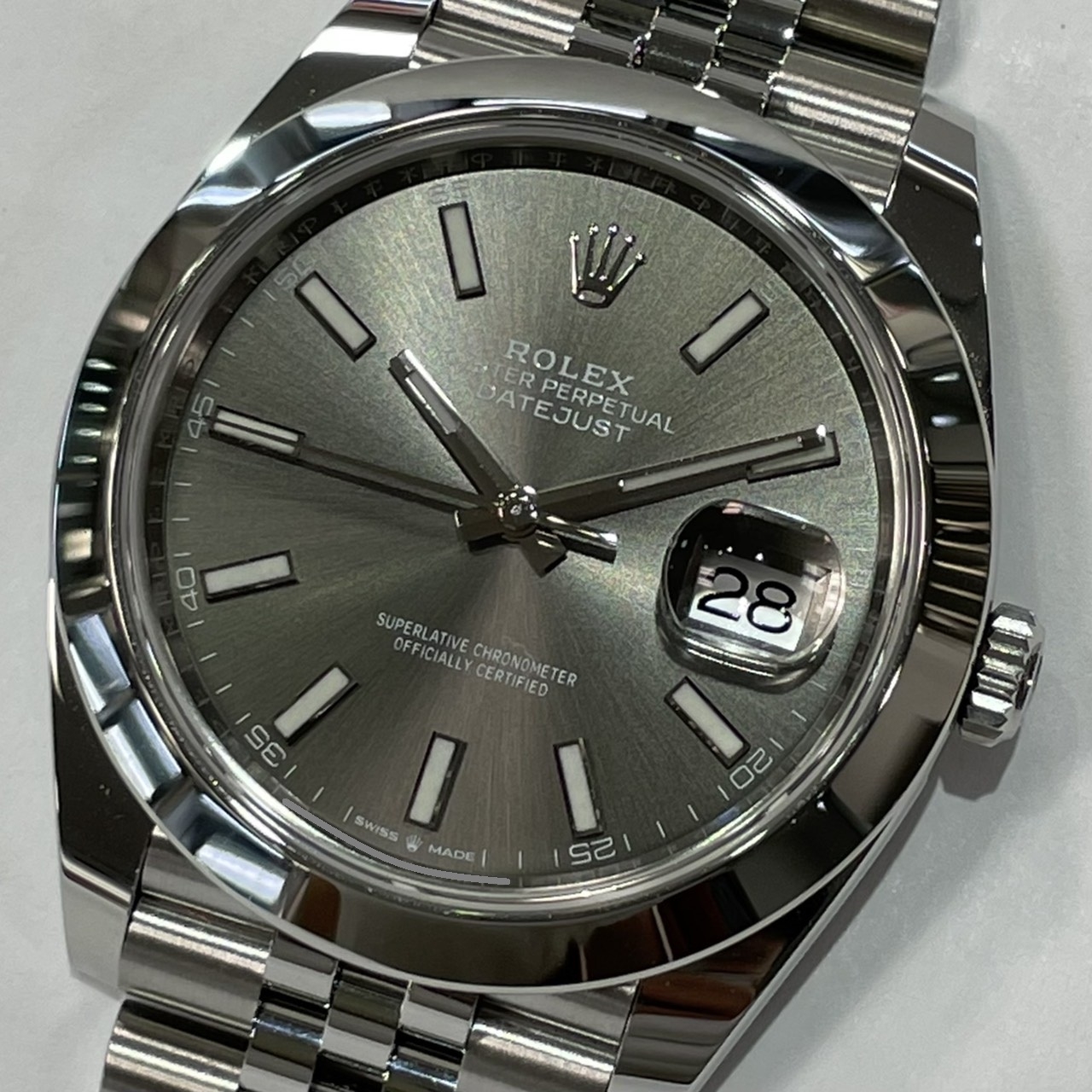 ロレックス Rolex 腕時計 オイスター パーペチュアル デイトジャスト 41 126300 デイト 夜光針/インデックス ルーレット刻印 ランダムシリアル ホワイト文字盤 オイスターブレス オイスタースチール 自動巻き